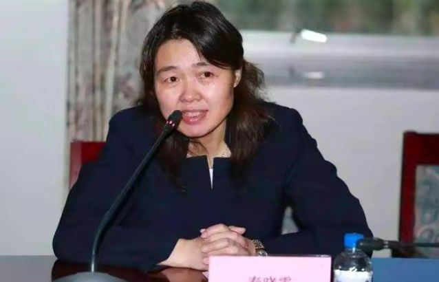 床上妖物的她